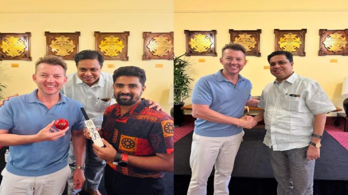 ഓസ്ട്രേലിയൻ ക്രിക്കറ്റർ ബ്രെറ്റ് ലീയുടെ കയ്യൊപ്പ് ചാർത്തിയ ക്രിക്കറ്റ് ബോളും ബാറ്റും തലശ്ശേരി ക്രിക്കറ്റ് സ്റ്റേഡിയത്തിന് ഓസ്ട്രേലിയൻ ക്രിക്കറ്റർ ബ്രെറ്റ് ലീയുടെ കയ്യൊപ്പ് ചാർത്തിയ ക്രിക്കറ്റ് ബോളും ബാറ്റും തലശ്ശേരി ക്രിക്കറ്റ് സ്റ്റേഡിയത്തിന്