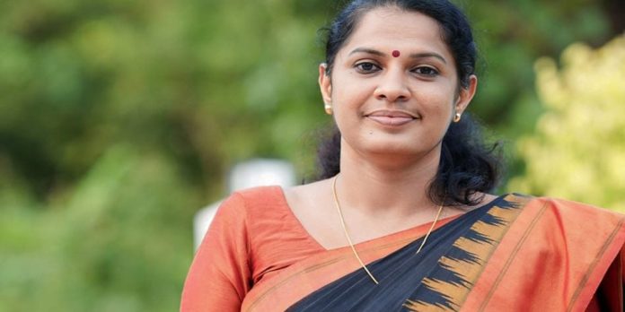 നടപടി അംഗീകരിക്കുന്നു ; വ്യാജ പ്രചാരണങ്ങളെ തള്ളണമെന്ന് പിപി ദിവ്യ നടപടി അംഗീകരിക്കുന്നു ; വ്യാജ പ്രചാരണങ്ങളെ തള്ളണമെന്ന് പിപി ദിവ്യ