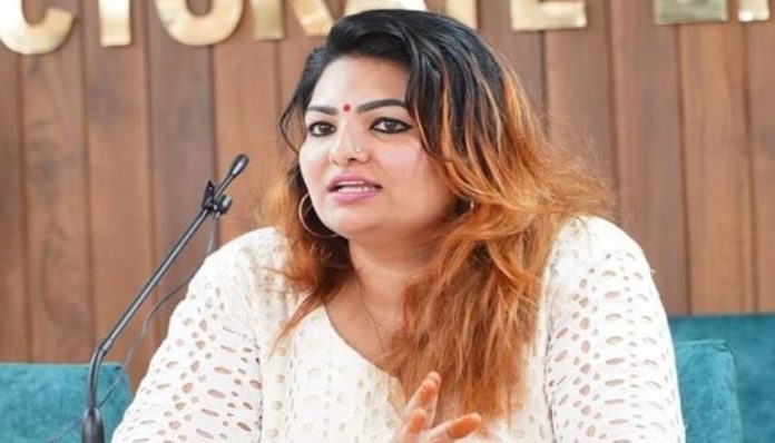 കോൺഗ്രസിനെതിരെ രൂക്ഷ പ്രതികരണവുമായി സാന്ദ്ര തോമസ് കോൺഗ്രസിനെതിരെ രൂക്ഷ പ്രതികരണവുമായി സാന്ദ്ര തോമസ്