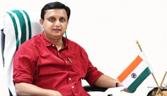 ഓടയില് ഗർഭിണി വീണ സംഭവം ; മന്ത്രി മുഹമ്മദ് റിയാസ് റിപ്പോർട്ട് തേടി ഓടയില് ഗർഭിണി വീണ സംഭവം ; മന്ത്രി മുഹമ്മദ് റിയാസ് റിപ്പോർട്ട് തേടി