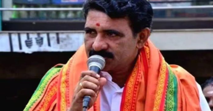 വാവര് സ്വാമിക്കെതിരായ പരാമര്ശം : ബി ഗോപാലകൃഷ്ണനെതിരെ പരാതി നല്കി കോണ്ഗ്രസ് വാവര് സ്വാമിക്കെതിരായ പരാമര്ശം : ബി ഗോപാലകൃഷ്ണനെതിരെ പരാതി നല്കി കോണ്ഗ്രസ്