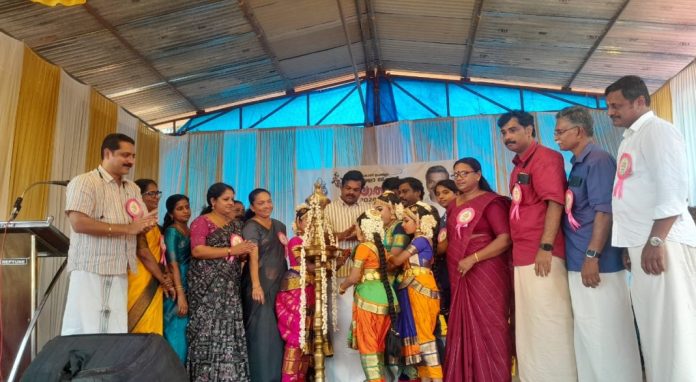 കോന്നി ഉപജില്ലാ കലോത്സവം : കെ പി എസ് റ്റി എ പിന്മാറി ; രൂക്ഷമായി വിമർശിച്ച് കോന്നി എം എൽ എ അഡ്വ കെ യു ജനീഷ് കുമാർ കോന്നി ഉപജില്ലാ കലോത്സവം : കെ പി എസ് റ്റി എ പിന്മാറി ; രൂക്ഷമായി വിമർശിച്ച് കോന്നി എം എൽ എ അഡ്വ കെ യു ജനീഷ് കുമാർ