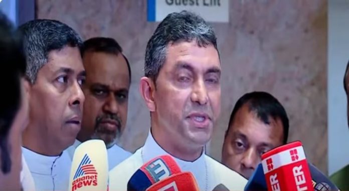 മുനമ്പം ഭൂമി പ്രശ്നം : ശാശ്വത പരിഹാരം ഉണ്ടാകും ; മുഖ്യമന്ത്രി ഉറപ്പു നല്കിയതായി സമരസമിതി മുനമ്പം ഭൂമി പ്രശ്നം : ശാശ്വത പരിഹാരം ഉണ്ടാകും ; മുഖ്യമന്ത്രി ഉറപ്പു നല്കിയതായി സമരസമിതി
