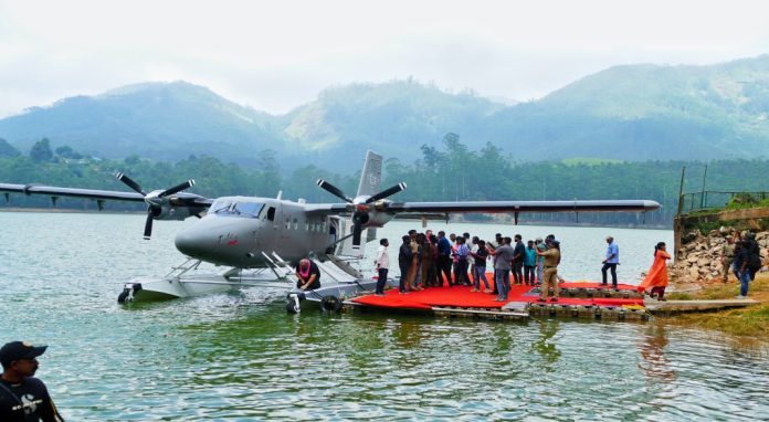 ഇടുക്കിയിൽ ആദ്യമായി ജലം തൊട്ട് സീപ്ലെയിൻ ഇടുക്കിയിൽ ആദ്യമായി ജലം തൊട്ട് സീപ്ലെയിൻ