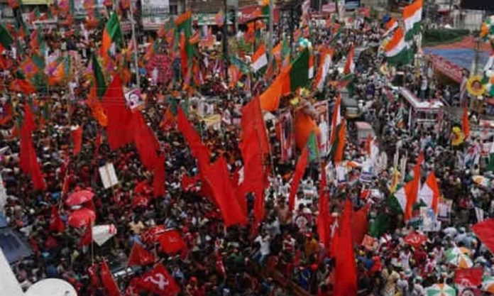 കൊട്ടിക്കലാശിച്ച് വയനാടും ചേലക്കരയും ; പരസ്യ പ്രചാരണം അവസാനിച്ചു ; ഇനി നിശബ്ദ പ്രചാരണം കൊട്ടിക്കലാശിച്ച് വയനാടും ചേലക്കരയും ; പരസ്യ പ്രചാരണം അവസാനിച്ചു ; ഇനി നിശബ്ദ പ്രചാരണം