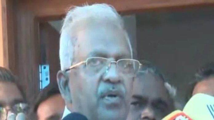 വയനാട്ടിൽ വഖഫ് നോട്ടീസ് ലഭിച്ച കുടുംബങ്ങളെ സന്ദർശിച്ച് പി ജയരാജൻ വയനാട്ടിൽ വഖഫ് നോട്ടീസ് ലഭിച്ച കുടുംബങ്ങളെ സന്ദർശിച്ച് പി ജയരാജൻ