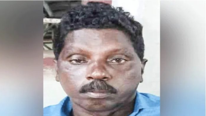 വയോധികയുടെ കഴുത്തിൽ കത്തിവെച്ച് സ്വർണം മോഷ്ടിച്ച പ്രതിയെ പിടികൂടി വയോധികയുടെ കഴുത്തിൽ കത്തിവെച്ച് സ്വർണം മോഷ്ടിച്ച പ്രതിയെ പിടികൂടി
