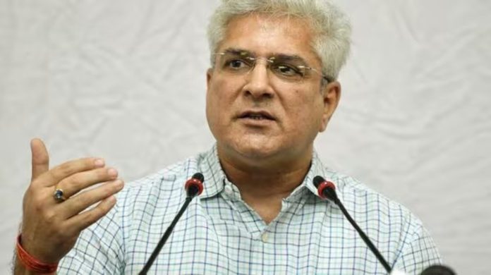 പാർട്ടിക്കുള്ളിൽ സംഘർഷം ; കൈലാഷ് ഗെഹ്ലോത് പാർട്ടിയിൽ നിന്നും മന്ത്രിസഭയിൽനിന്നും രാജിവച്ചു പാർട്ടിക്കുള്ളിൽ സംഘർഷം ; കൈലാഷ് ഗെഹ്ലോത് പാർട്ടിയിൽ നിന്നും മന്ത്രിസഭയിൽനിന്നും രാജിവച്ചു