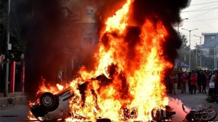 മണിപ്പൂരിൽ സംഘർഷം തുടരുന്നു ; അടിയന്തര യോഗം വിളിച്ച് അമിത് ഷാ മണിപ്പൂരിൽ സംഘർഷം തുടരുന്നു ; അടിയന്തര യോഗം വിളിച്ച് അമിത് ഷാ