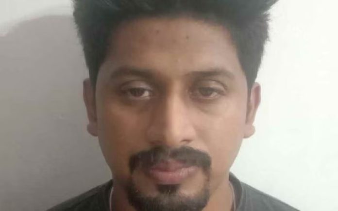 ജി.എസ്.ടി അടച്ചു നൽകാമെന്ന് വിശ്വസിപ്പിച്ച് നാലര ലക്ഷം രൂപ തട്ടി ; യുവാവ് അറസ്റ്റിൽ ജി.എസ്.ടി അടച്ചു നൽകാമെന്ന് വിശ്വസിപ്പിച്ച് നാലര ലക്ഷം രൂപ തട്ടി ; യുവാവ് അറസ്റ്റിൽ