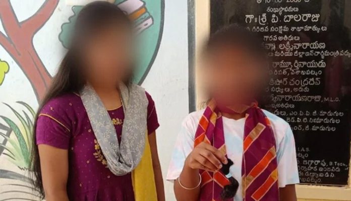 സ്കൂൾ അസംബ്ലിയിൽ വൈകിയെത്തി ; 18 വിദ്യാർഥിനികളുടെ മുടി മുറിച്ച് അധ്യാപിക സ്കൂൾ അസംബ്ലിയിൽ വൈകിയെത്തി ; 18 വിദ്യാർഥിനികളുടെ മുടി മുറിച്ച് അധ്യാപിക