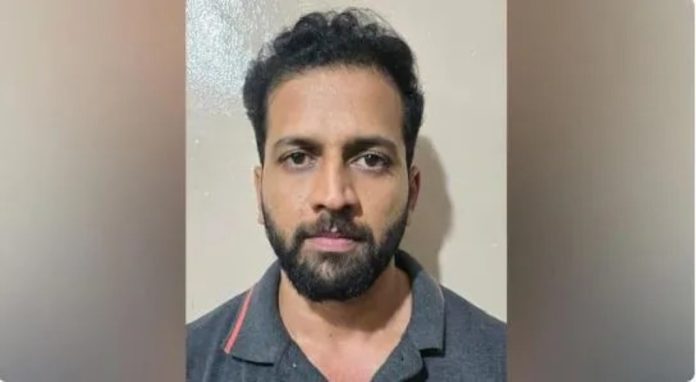 സംവിധായകന് നേരെ വെടിയുതിർത്തു ; കന്നഡ നടൻ അറസ്റ്റിൽ സംവിധായകന് നേരെ വെടിയുതിർത്തു ; കന്നഡ നടൻ അറസ്റ്റിൽ