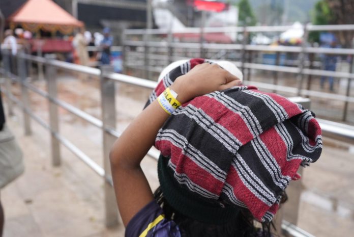 ശബരിമലയിലെത്തുന്ന കുട്ടികൾക്ക് കരുതലായി പോലീസിൻ്റെ ബാൻഡ് ശബരിമലയിലെത്തുന്ന കുട്ടികൾക്ക് കരുതലായി പോലീസിൻ്റെ ബാൻഡ്