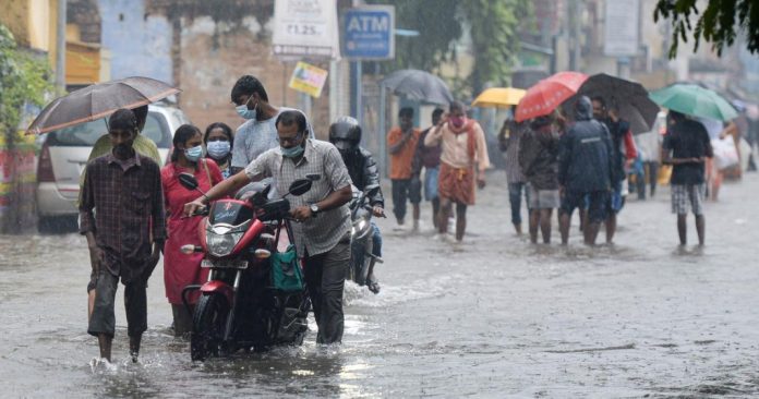 തമിഴ്നാട്ടിൽ അതിതീവ്ര മഴയ്ക്ക് സാധ്യത : രാമേശ്വരത്ത് പെയ്തത് 41 സെൻറീമീറ്റർ മഴ തമിഴ്നാട്ടിൽ അതിതീവ്ര മഴയ്ക്ക് സാധ്യത : രാമേശ്വരത്ത് പെയ്തത് 41 സെൻറീമീറ്റർ മഴ