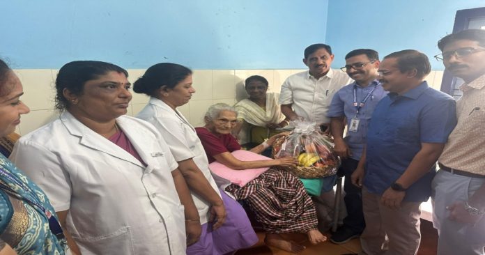 98 കാരി ലക്ഷ്മിയമ്മയ്ക്ക് ഇനി വേദനയില്ലാതെ നടക്കാം ; നിലമ്പൂര് ജില്ലാ ആശുപത്രിയില് ഇടുപ്പെല്ല് ശസ്ത്രക്രിയ വിജയം 98 കാരി ലക്ഷ്മിയമ്മയ്ക്ക് ഇനി വേദനയില്ലാതെ നടക്കാം ; നിലമ്പൂര് ജില്ലാ ആശുപത്രിയില് ഇടുപ്പെല്ല് ശസ്ത്രക്രിയ വിജയം