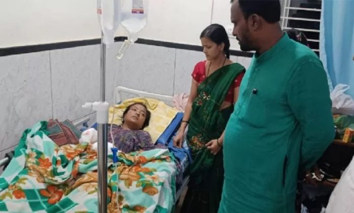 ഹെയര് ഡ്രയര് പൊട്ടിത്തെറിച്ച് യുവതിയുടെ കൈപ്പത്തികൾ അറ്റ സംഭവം ; കൊലപാതക ശ്രമമെന്ന് പോലീസ് ഹെയര് ഡ്രയര് പൊട്ടിത്തെറിച്ച് യുവതിയുടെ കൈപ്പത്തികൾ അറ്റ സംഭവം ; കൊലപാതക ശ്രമമെന്ന് പോലീസ്