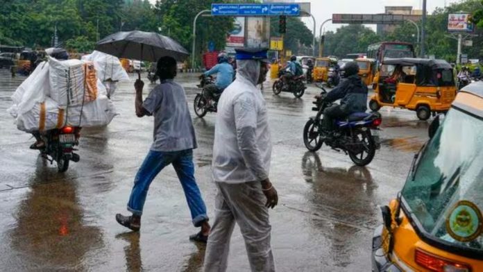 തമിഴ്നാട്ടിൽ കനത്ത മഴ ; 16 ജില്ലകളിലും ഓറഞ്ച് അലർട്ട് തമിഴ്നാട്ടിൽ കനത്ത മഴ ; 16 ജില്ലകളിലും ഓറഞ്ച് അലർട്ട്