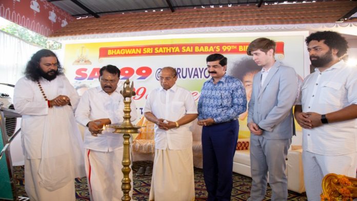 സംവിധായകൻ വിജീഷ്മണി സംഗീതസംവിധാനം നിർവഹിച്ച ‘സായിരവം’ ലോക റെക്കാർഡിൽ….. സംവിധായകൻ വിജീഷ്മണി സംഗീതസംവിധാനം നിർവഹിച്ച ‘സായിരവം’ ലോക റെക്കാർഡിൽ…..