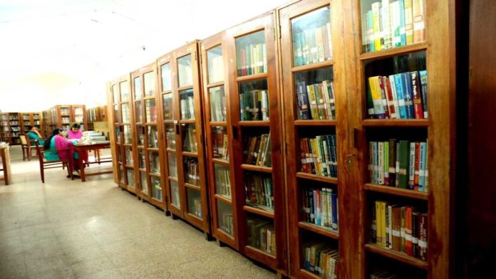 ലൈബ്രറി ആൻഡ് ഇൻഫർമേഷൻ സയൻസ് പഠിപ്പിക്കാൻ ലൈബ്രേറിയന്മാർക്ക് അനുമതി : മന്ത്രി ഡോ. ബിന്ദു ലൈബ്രറി ആൻഡ് ഇൻഫർമേഷൻ സയൻസ് പഠിപ്പിക്കാൻ ലൈബ്രേറിയന്മാർക്ക് അനുമതി : മന്ത്രി ഡോ. ബിന്ദു