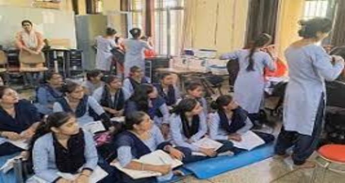 സംസ്ഥാനത്തെ ഐടിഐകളിൽ ശനിയാഴ്ച അവധിയും ആർത്തവ അവധിയും മന്ത്രി വി ശിവൻകുട്ടി പ്രഖ്യാപിച്ചു സംസ്ഥാനത്തെ ഐടിഐകളിൽ ശനിയാഴ്ച അവധിയും ആർത്തവ അവധിയും മന്ത്രി വി ശിവൻകുട്ടി പ്രഖ്യാപിച്ചു