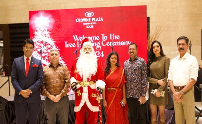 ക്രിസ്തുമസ് മരത്തെ പ്രഭയണിയിച്ച് ക്രൗൺ പ്ലാസ കൊച്ചി ; ചടങ്ങിനെ വർണാഭമാക്കി ആശ്വാസ ഭവനിലെ കുട്ടികളും ക്രിസ്തുമസ് മരത്തെ പ്രഭയണിയിച്ച് ക്രൗൺ പ്ലാസ കൊച്ചി ; ചടങ്ങിനെ വർണാഭമാക്കി ആശ്വാസ ഭവനിലെ കുട്ടികളും