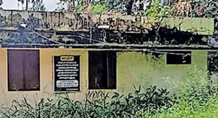 ശബരിമല തീർഥാടനം തുടങ്ങാൻ പത്തു ദിവസം ; അടൂരിൽ ഇനിയും ഇടത്താവളമൊരുക്കിയിട്ടില്ല ശബരിമല തീർഥാടനം തുടങ്ങാൻ പത്തു ദിവസം ; അടൂരിൽ ഇനിയും ഇടത്താവളമൊരുക്കിയിട്ടില്ല