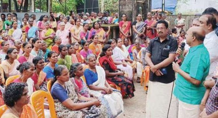 എൻ.ആർ.ഇ.ജി. വർക്കേഴ്സ് യൂണിയന്റെ നേതൃത്വത്തിൽ അടൂർ മുന്സിപ്പൽ ആസ്ഥാനത്തേക്ക് മാർച്ച് നടത്തി എൻ.ആർ.ഇ.ജി. വർക്കേഴ്സ് യൂണിയന്റെ നേതൃത്വത്തിൽ അടൂർ മുന്സിപ്പൽ ആസ്ഥാനത്തേക്ക് മാർച്ച് നടത്തി