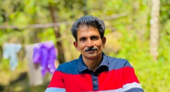 ആംബുലന്സ് സേവനം വൈകി ; അതിരപ്പിള്ളിയില് തെങ്ങില് നിന്ന് വീണ് പരിക്കേറ്റ ആള് മരിച്ചു ആംബുലന്സ് സേവനം വൈകി ; അതിരപ്പിള്ളിയില് തെങ്ങില് നിന്ന് വീണ് പരിക്കേറ്റ ആള് മരിച്ചു