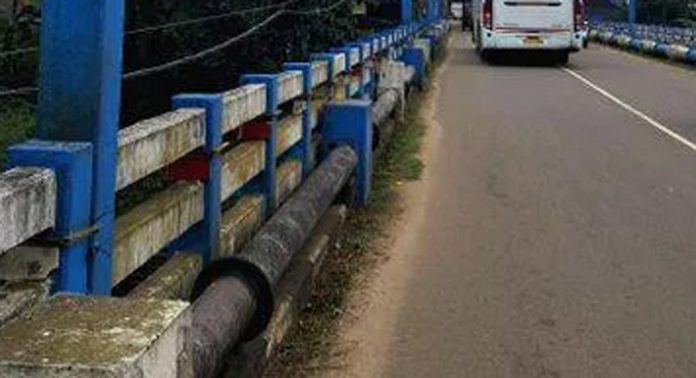 ശബരിമല പ്രധാന തീർത്ഥാടന പാതയായ അത്തിക്കയം ജംഗ്ഷനിലും പാലത്തിലും മതിയായ വെളിച്ചമില്ലെന്ന് പരാതി ശബരിമല പ്രധാന തീർത്ഥാടന പാതയായ അത്തിക്കയം ജംഗ്ഷനിലും പാലത്തിലും മതിയായ വെളിച്ചമില്ലെന്ന് പരാതി