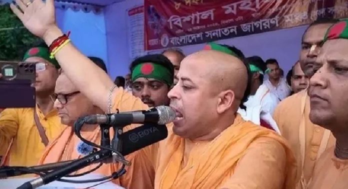 ഹിന്ദു സന്യാസി ചിൻമോയ് കൃഷ്ണ ദാസ് ബ്രഹ്മചാരി അറസ്റ്റിൽ ഹിന്ദു സന്യാസി ചിൻമോയ് കൃഷ്ണ ദാസ് ബ്രഹ്മചാരി അറസ്റ്റിൽ