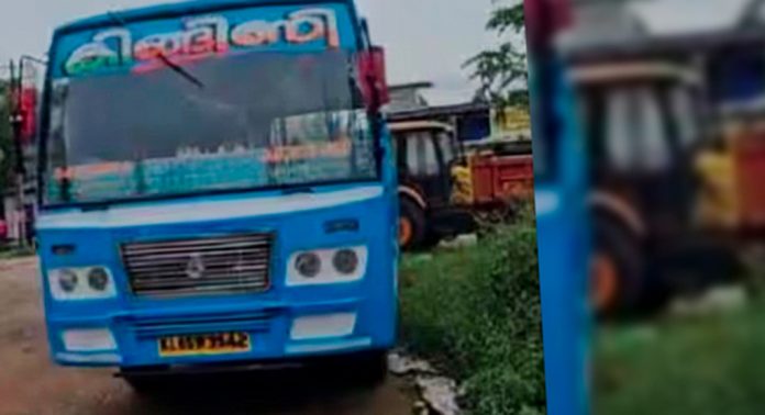 കൊട്ടാരക്കരയില് സ്വകാര്യ ബസില് നിന്ന് തെറിച്ച് വീണ് വിദ്യാര്ത്ഥിനിയ്ക്ക് പരിക്ക് കൊട്ടാരക്കരയില് സ്വകാര്യ ബസില് നിന്ന് തെറിച്ച് വീണ് വിദ്യാര്ത്ഥിനിയ്ക്ക് പരിക്ക്