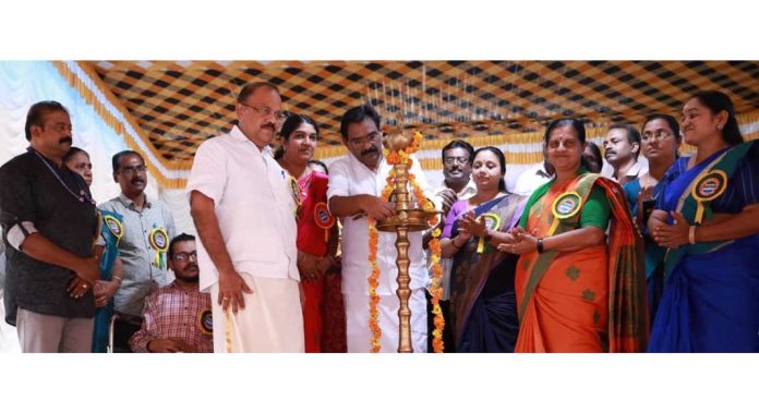 വെണ്ണിക്കുളം ഉപജില്ലാ കേരളാ സ്കൂൾ ത്രിദിന കലോത്സവം ഉദ്ഘാടനം ചെയ്തു വെണ്ണിക്കുളം ഉപജില്ലാ കേരളാ സ്കൂൾ ത്രിദിന കലോത്സവം ഉദ്ഘാടനം ചെയ്തു