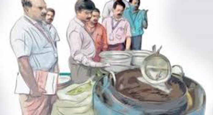 കാറ്ററിംഗ് യൂണിറ്റുകള് കേന്ദ്രീകരിച്ച് ഭക്ഷ്യസുരക്ഷാ വകുപ്പിന്റെ വ്യാപക പരിശോധന കാറ്ററിംഗ് യൂണിറ്റുകള് കേന്ദ്രീകരിച്ച് ഭക്ഷ്യസുരക്ഷാ വകുപ്പിന്റെ വ്യാപക പരിശോധന