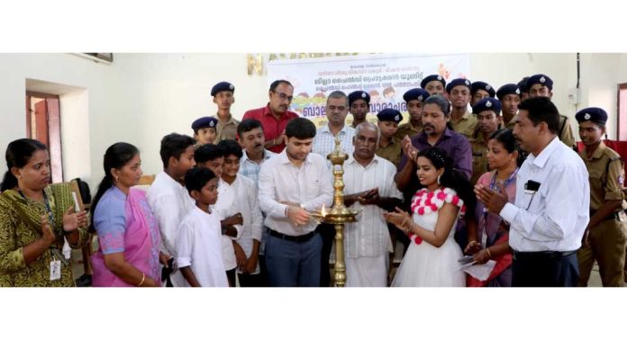 ശിശുദിനവുമായി ബന്ധപ്പെട്ട് ജില്ലാ ചൈല്ഡ് പ്രൊട്ടക്ഷന് യൂണിറ്റിന്റെ ആഭിമുഖ്യത്തില് ബാലാവകാശ വാരാചരണം നടത്തി ശിശുദിനവുമായി ബന്ധപ്പെട്ട് ജില്ലാ ചൈല്ഡ് പ്രൊട്ടക്ഷന് യൂണിറ്റിന്റെ ആഭിമുഖ്യത്തില് ബാലാവകാശ വാരാചരണം നടത്തി