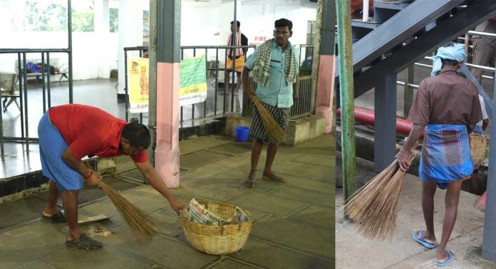 അയ്യപ്പസന്നിധി ‘ക്ലീൻ’ ; 24 മണിക്കൂറും പ്രവർത്തിച്ച് ശബരിമല വിശുദ്ധി സേന വാളണ്ടിയർമാർ അയ്യപ്പസന്നിധി ‘ക്ലീൻ’ ; 24 മണിക്കൂറും പ്രവർത്തിച്ച് ശബരിമല വിശുദ്ധി സേന വാളണ്ടിയർമാർ