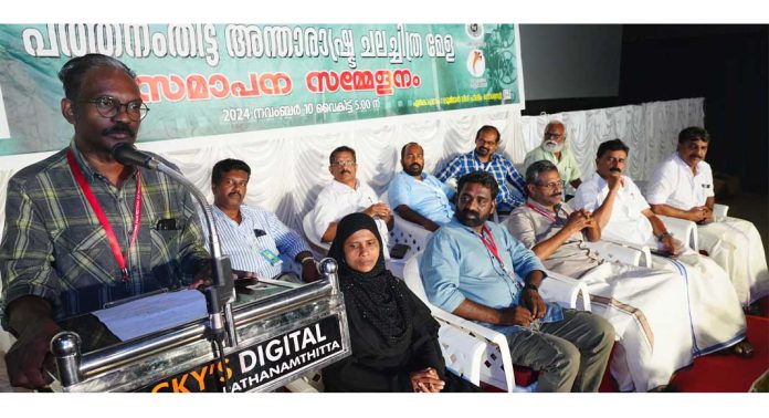 കാഴ്ചയുടെ നവ്യാനുഭവം പകർന്ന് ചലച്ചിത്ര പൂരം കൊടിയിറങ്ങി കാഴ്ചയുടെ നവ്യാനുഭവം പകർന്ന് ചലച്ചിത്ര പൂരം കൊടിയിറങ്ങി