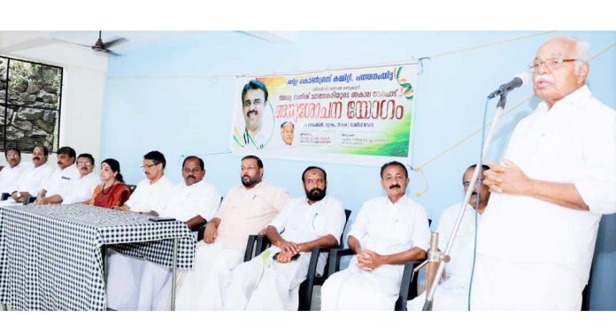 സതീഷ് ചാത്തങ്കരി പരിണിത പ്രജ്ഞനായ കോണ്ഗ്രസ് നേതാവ് : പ്രൊഫ. പി.ജെ. കുര്യന് സതീഷ് ചാത്തങ്കരി പരിണിത പ്രജ്ഞനായ കോണ്ഗ്രസ് നേതാവ് : പ്രൊഫ. പി.ജെ. കുര്യന്