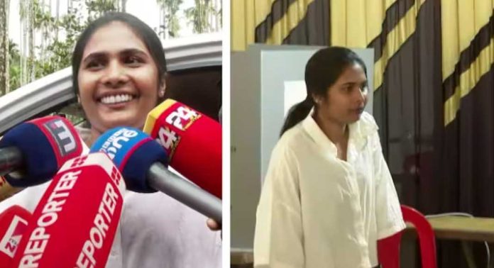 മുണ്ടകൈ ചൂരൽമല ദുരന്തത്തിൽ ഉറ്റവരെ നഷ്ടപ്പെട്ട ശ്രുതി വോട്ട് രേഖപ്പെടുത്തി മുണ്ടകൈ ചൂരൽമല ദുരന്തത്തിൽ ഉറ്റവരെ നഷ്ടപ്പെട്ട ശ്രുതി വോട്ട് രേഖപ്പെടുത്തി