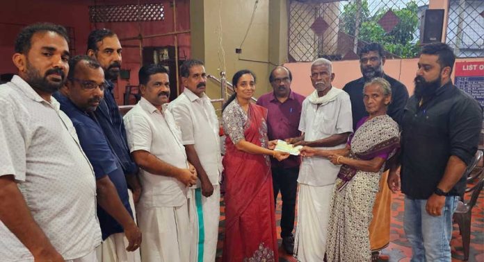 അങ്ങാടി വരവൂർ സ്വദേശി അനിൽകുമാർ ചികിത്സാ സഹായ നിധിയിലേക്ക് സമാഹരിച്ച തുക കൈമാറി അങ്ങാടി വരവൂർ സ്വദേശി അനിൽകുമാർ ചികിത്സാ സഹായ നിധിയിലേക്ക് സമാഹരിച്ച തുക കൈമാറി