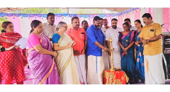 ആധുനിക കാലത്ത് സ്മാര്ട്ട് ക്ലാസ് റൂമുകള് ആവശ്യം : ഡെപ്യൂട്ടി സ്പീക്കര് ആധുനിക കാലത്ത് സ്മാര്ട്ട് ക്ലാസ് റൂമുകള് ആവശ്യം : ഡെപ്യൂട്ടി സ്പീക്കര്