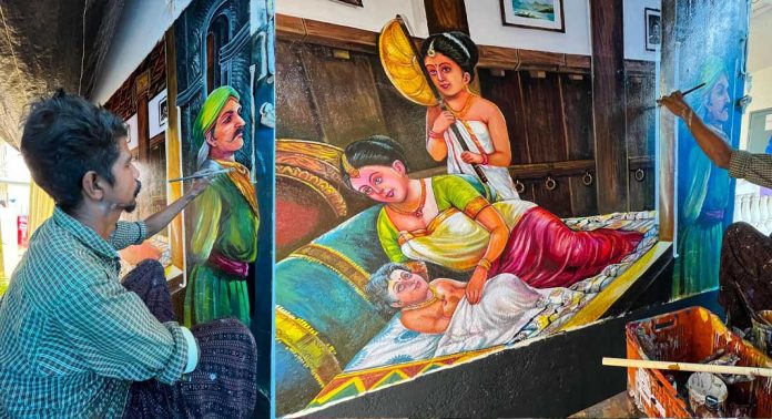പരിമിതികളെ അതിജീവിച്ച് മനുവിന്റെ ചുവർച്ചിത്രങ്ങൾ അയ്യപ്പ സന്നിധിയിലും ; എല്ലാം അയ്യപ്പനിലർപ്പിച്ച് മനുവും പരിമിതികളെ അതിജീവിച്ച് മനുവിന്റെ ചുവർച്ചിത്രങ്ങൾ അയ്യപ്പ സന്നിധിയിലും ; എല്ലാം അയ്യപ്പനിലർപ്പിച്ച് മനുവും