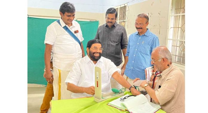 സന്നിധാനത്ത് സൗജന്യ സേവനവുമായി ഡിവോട്ടീസ് ഡോക്ടേഴ്സ് ഓഫ് ശബരിമല സന്നിധാനത്ത് സൗജന്യ സേവനവുമായി ഡിവോട്ടീസ് ഡോക്ടേഴ്സ് ഓഫ് ശബരിമല