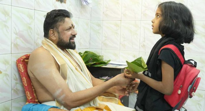 ശബരിമല പൂങ്കാവനം പരിശുദ്ധിയോടെ സംരക്ഷിക്കണം – തന്ത്രി കണ്ഠര് രാജീവര് ശബരിമല പൂങ്കാവനം പരിശുദ്ധിയോടെ സംരക്ഷിക്കണം – തന്ത്രി കണ്ഠര് രാജീവര്
