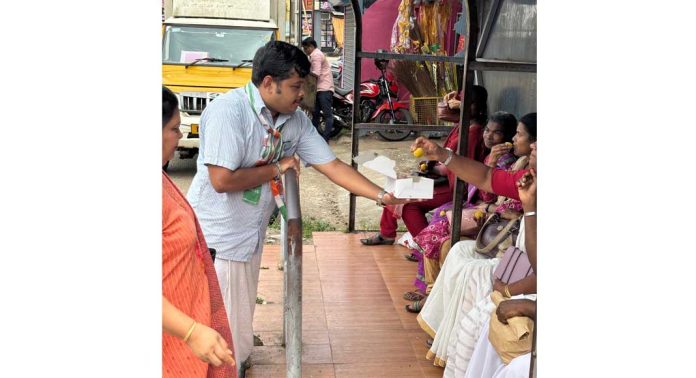 രാഹുൽ മാങ്കൂട്ടത്തിന്റെയും പ്രിയങ്ക ഗാന്ധിയുടെയുടെയും വിജയത്തിൽ യൂത്ത് കോൺഗ്രസ് ലഡു വിതരണം ചെയ്തു രാഹുൽ മാങ്കൂട്ടത്തിന്റെയും പ്രിയങ്ക ഗാന്ധിയുടെയുടെയും വിജയത്തിൽ യൂത്ത് കോൺഗ്രസ് ലഡു വിതരണം ചെയ്തു