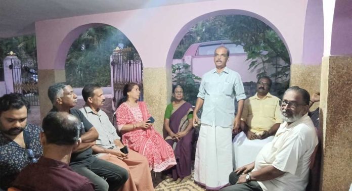 പ്ലാൻ്റേഷൻ കോർപ്പറേഷൻ്റെ കൊടുമൺ എസ്റ്റേറ്റിൽ കക്കൂസ് മാലിന്യപ്ലാന്റ് സ്ഥാപിക്കുവാനുള്ള നീക്കത്തിനെതിരെ ജനകീയ പ്രതിഷേധ സമരം പ്ലാൻ്റേഷൻ കോർപ്പറേഷൻ്റെ കൊടുമൺ എസ്റ്റേറ്റിൽ കക്കൂസ് മാലിന്യപ്ലാന്റ് സ്ഥാപിക്കുവാനുള്ള നീക്കത്തിനെതിരെ ജനകീയ പ്രതിഷേധ സമരം