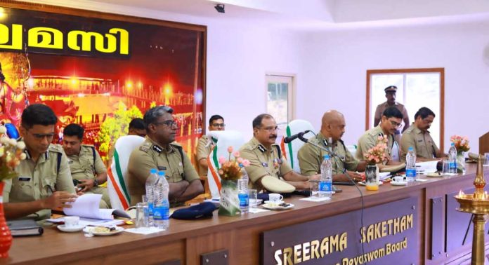 ശബരിമല തീര്ത്ഥാടനം : സംസ്ഥാന പോലീസ് മേധാവി പമ്പ സന്ദർശിച്ചു ; മുന്നൊരുക്കങ്ങള് വിലയിരുത്തി ശബരിമല തീര്ത്ഥാടനം : സംസ്ഥാന പോലീസ് മേധാവി പമ്പ സന്ദർശിച്ചു ; മുന്നൊരുക്കങ്ങള് വിലയിരുത്തി