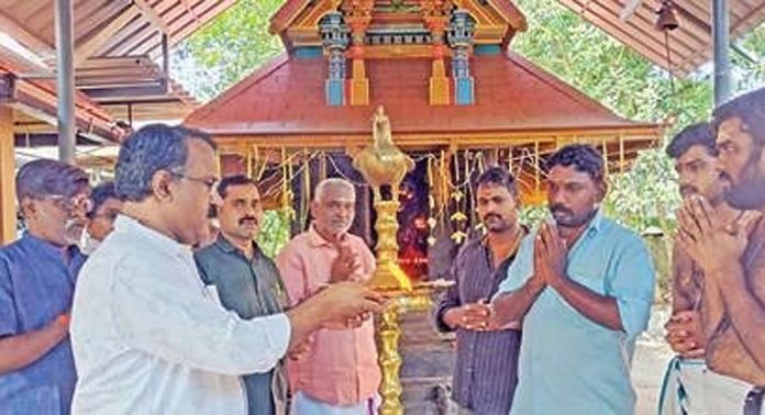 തൃച്ചെങ്ങന്നൂർ അമരാവതി മഹാലക്ഷ്മീക്ഷേത്രത്തിലെ മണ്ഡല-മകരവിളക്ക് ഉത്സവത്തിന് തുടക്കമായി തൃച്ചെങ്ങന്നൂർ അമരാവതി മഹാലക്ഷ്മീക്ഷേത്രത്തിലെ മണ്ഡല-മകരവിളക്ക് ഉത്സവത്തിന് തുടക്കമായി