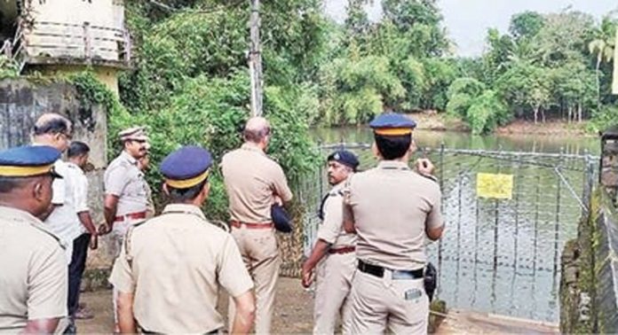 മിത്രപ്പുഴക്കടവിലും പാറക്കടവിലും പോലീസ് സുരക്ഷ ഏർപ്പെടുത്തി മിത്രപ്പുഴക്കടവിലും പാറക്കടവിലും പോലീസ് സുരക്ഷ ഏർപ്പെടുത്തി