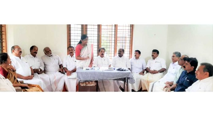 അശാസ്ത്രീയമായ വാര്ഡ് വിഭജനത്തെ ശക്തമായി എതിര്ക്കും : അഡ്വ. ഷാനിമോള് ഉസ്മാന് അശാസ്ത്രീയമായ വാര്ഡ് വിഭജനത്തെ ശക്തമായി എതിര്ക്കും : അഡ്വ. ഷാനിമോള് ഉസ്മാന്
