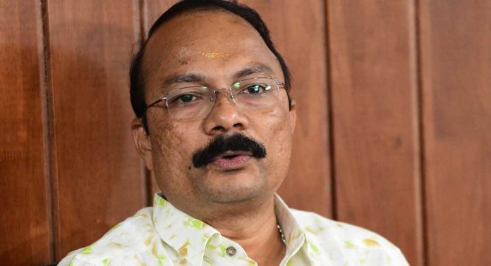 അയ്യപ്പഭക്തരിൽനിന്നും ദർശനവും മറ്റ് സൗകര്യങ്ങളെയും സംബന്ധിച്ചും സംതൃപ്തമായ റിപ്പോർട്ടുകളാണ് ലഭിച്ചുകൊണ്ടിരിക്കുന്നതെന്ന് തിരുവിതാംകൂർ ദേവസ്വം ബോർഡ് പ്രസിഡൻറ് പി എസ് പ്രശാന്ത് അയ്യപ്പഭക്തരിൽനിന്നും ദർശനവും മറ്റ് സൗകര്യങ്ങളെയും സംബന്ധിച്ചും സംതൃപ്തമായ റിപ്പോർട്ടുകളാണ് ലഭിച്ചുകൊണ്ടിരിക്കുന്നതെന്ന് തിരുവിതാംകൂർ ദേവസ്വം ബോർഡ് പ്രസിഡൻറ് പി എസ് പ്രശാന്ത്